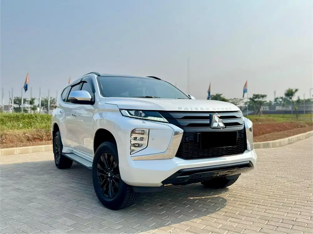 (KM 8 RIBU) Mitsubishi Pajero Sport Dakar Elite Rockford Putih 2024