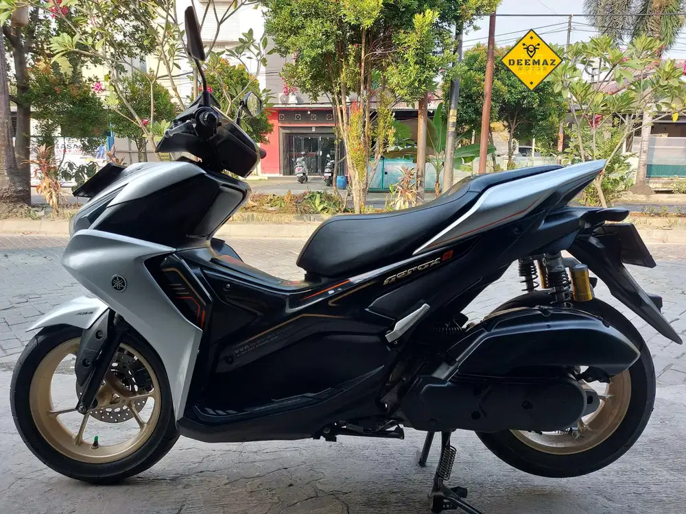 (DP 300)‼️ Yamaha Aerox ABS Keyless Connected Silver Mulus 2023