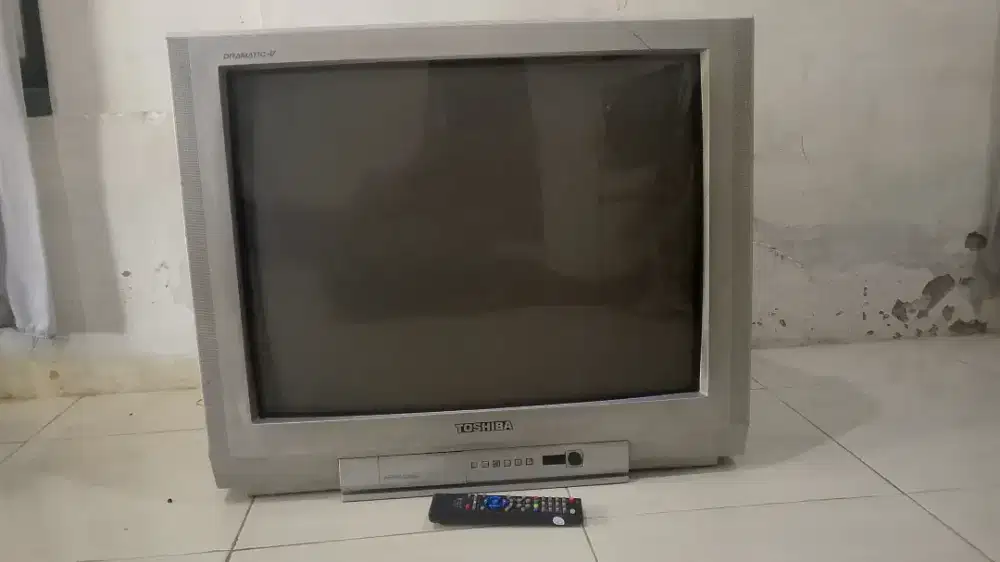Tv Toshiba 29 inci masih mulus gambar cukup jernih lengkap remot