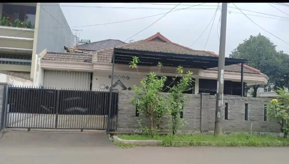 Dijual rumah luas nyaman strategis di komp Muara Bandung