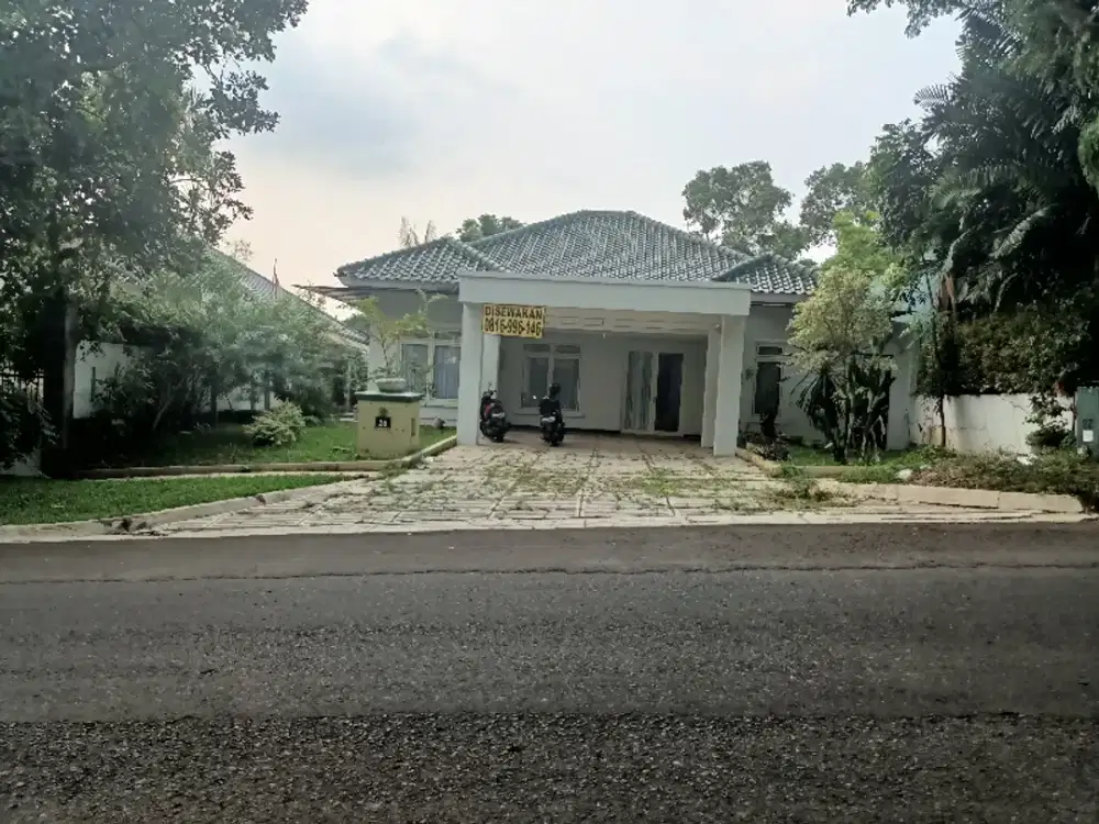 Dijual rumah shm dijalan utama cluster bukit golf hijau Sentul city Bogor