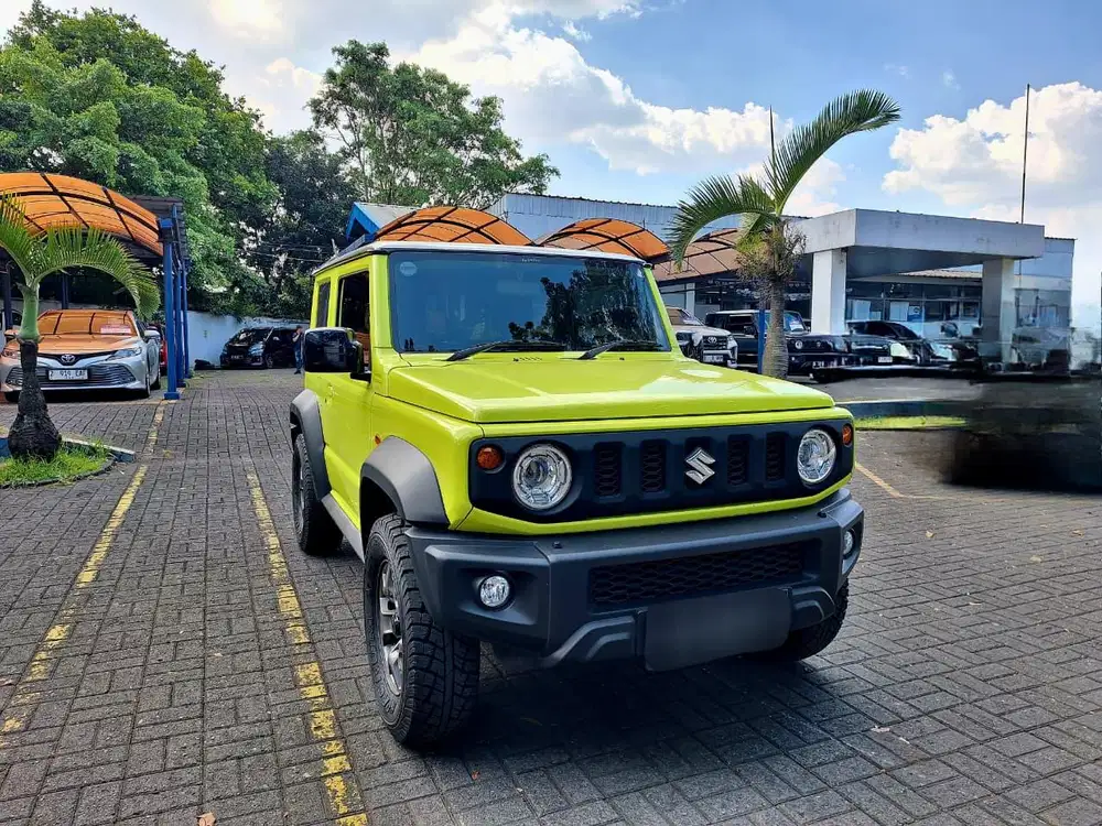 LOW KM Suzuki Jimny 1.5 MT Two Tone 2022 Termurah