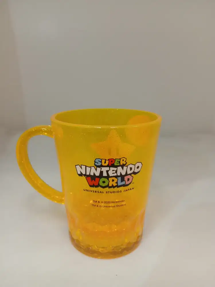 Mug warna kuning