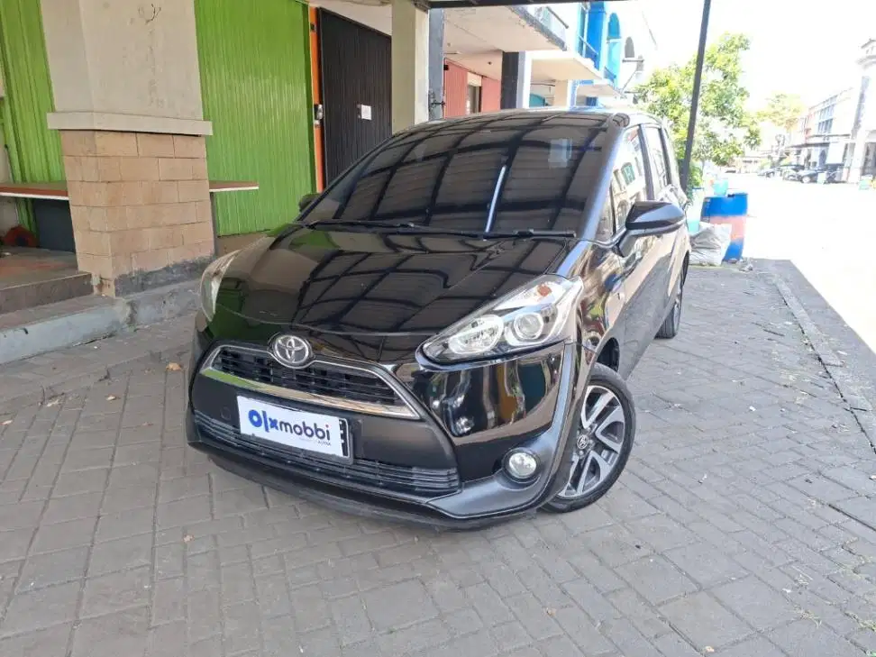 KM Rendah - Toyota Sienta 1.5 V Bensin-AT 2016 Hitam