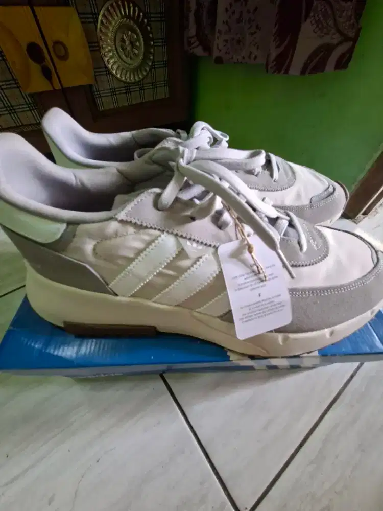 Adidas Retropy 43,5 ori bukan preium atau kw