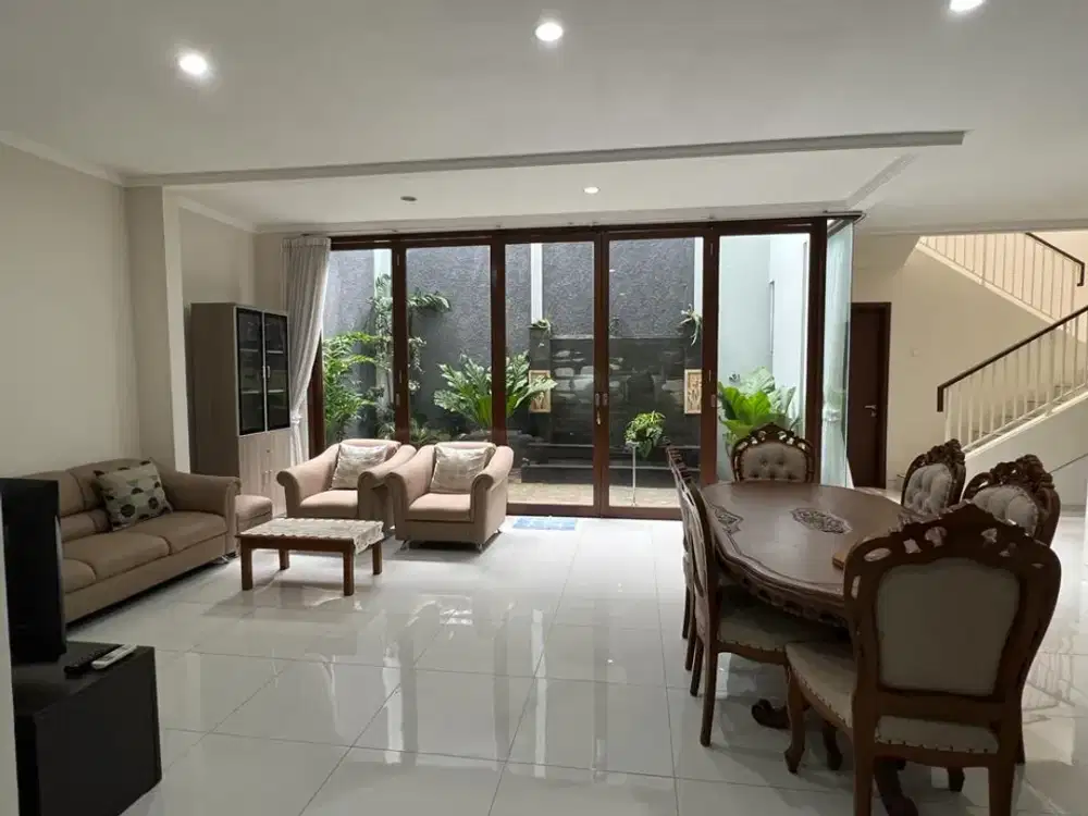 HOT PROPERTY! Rumah 2 Lantai Discovery Bintaro Sektor 9 Tangerang Selatan LT 150 m² 4 KT Area Favorit!