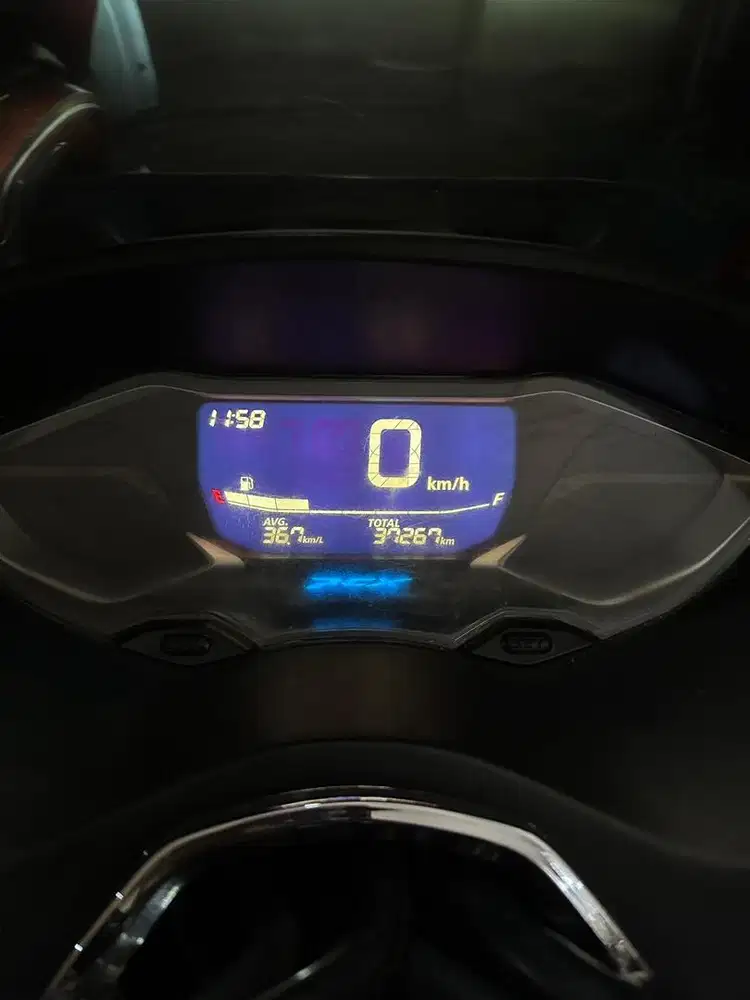 honda pcx 160 cbs biru