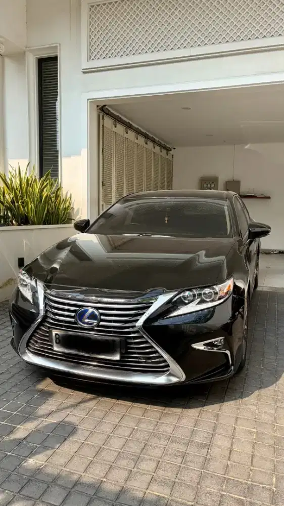 Lexus ES300H 2015
