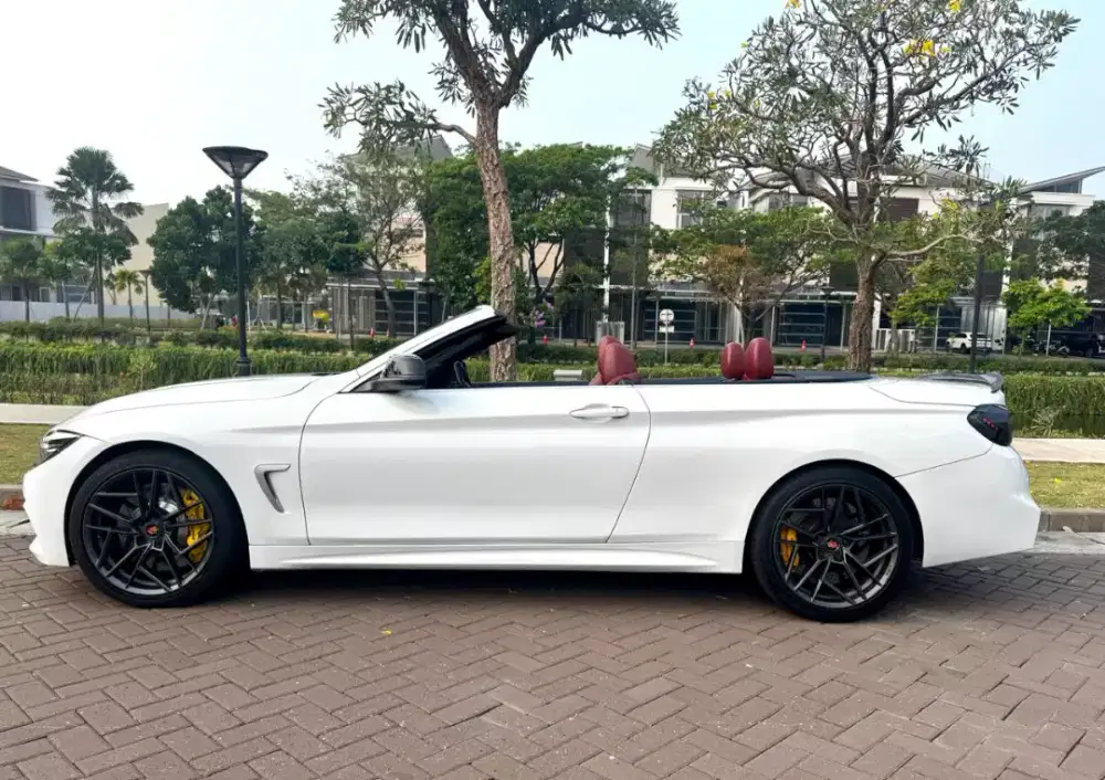 BMW F33 428i Convertible Hardtop White on Red Hardtop Langka