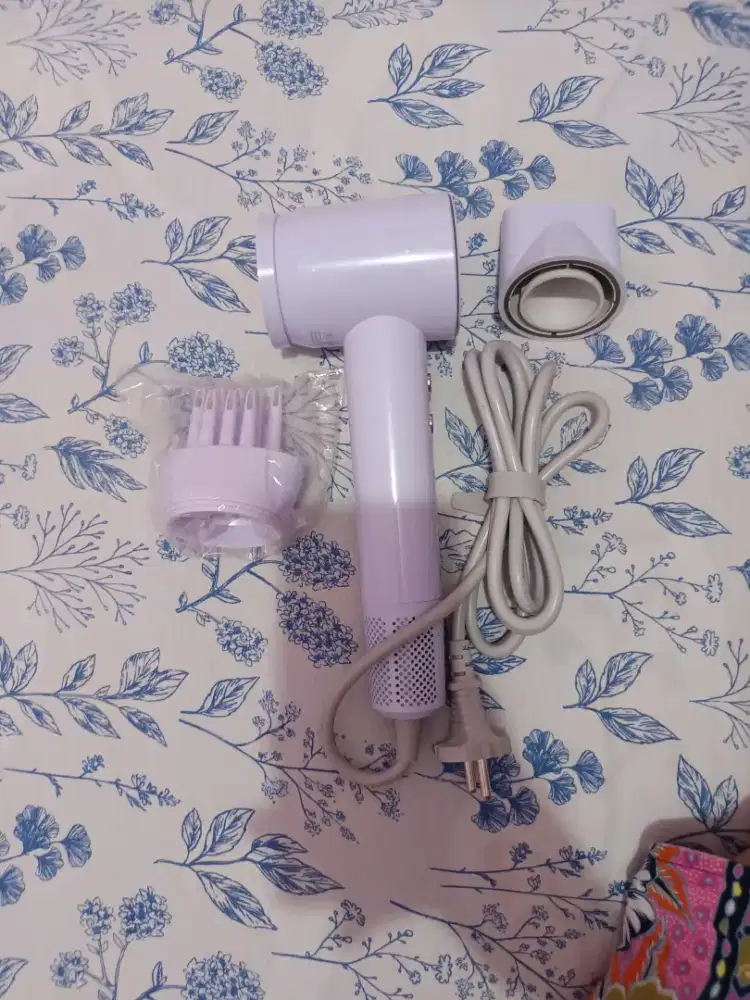 Hair dryer ( Pengering Rambut)