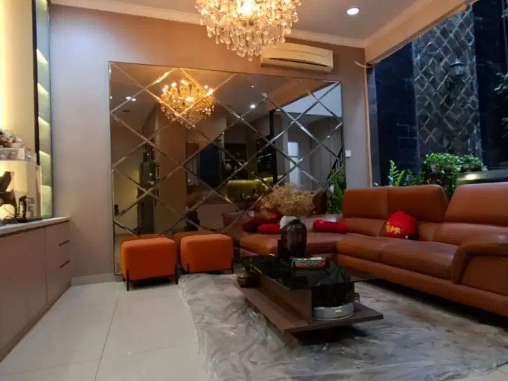 Harga Turun! Rumah 2,5 Lantai Full Furnished di Taman Ratu Jakarta Barat – LT 150M, LB 280M, 4+1 KT, SHM