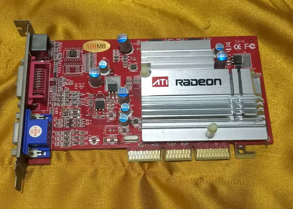 VGA Card O8I3IO7 55OOO Ati Radeon,128MB,murah NET