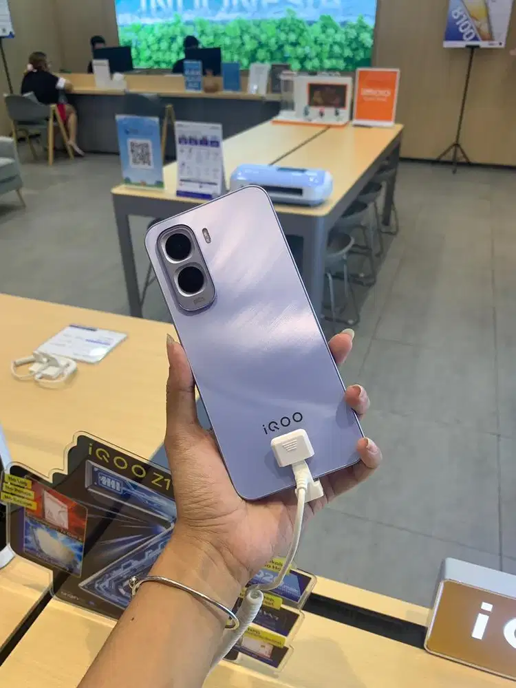 iQOO Z11 8GB|256GB (BISA CICILAN TANPA DP)