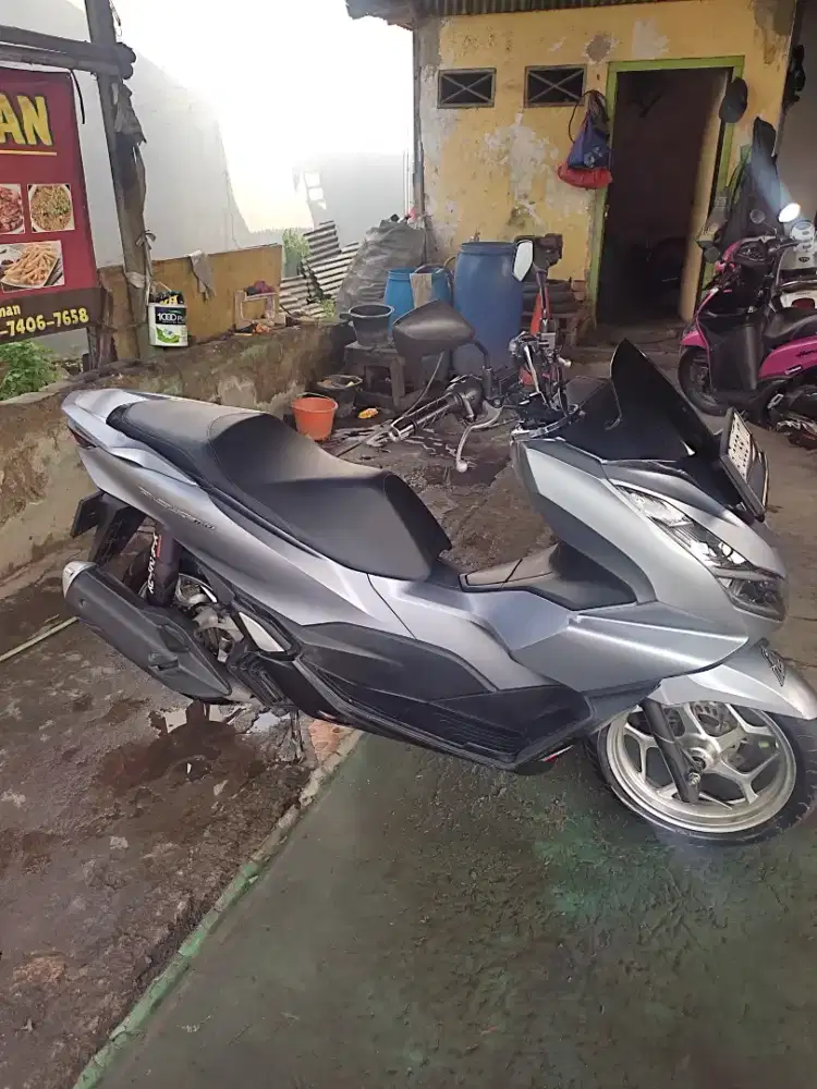 Pcx silver warna langka