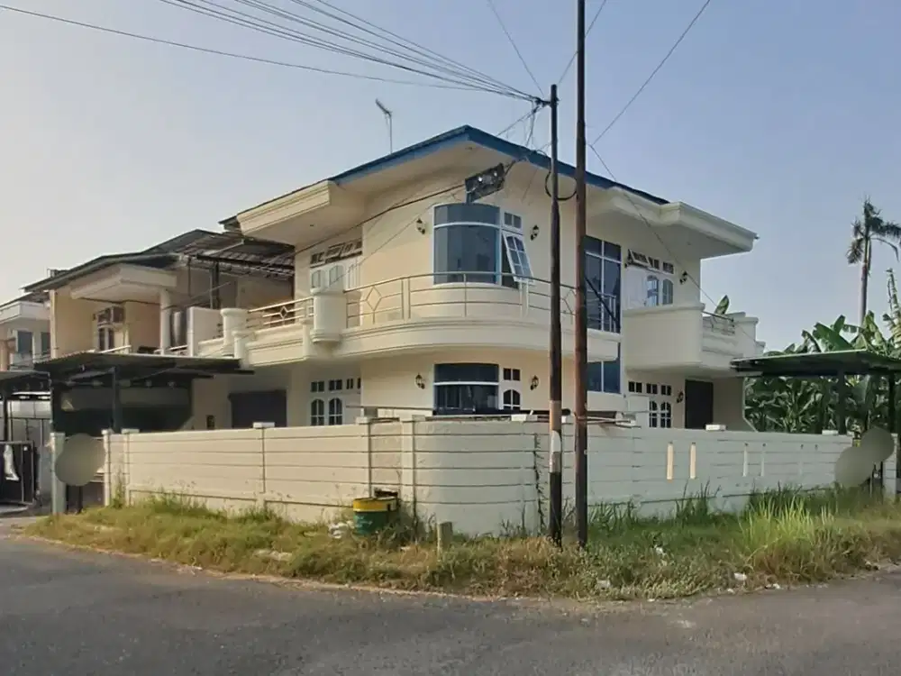 Dijual Rumah Hoek 2 Lantai di Taman Modern Cakung, Jakarta Timur.