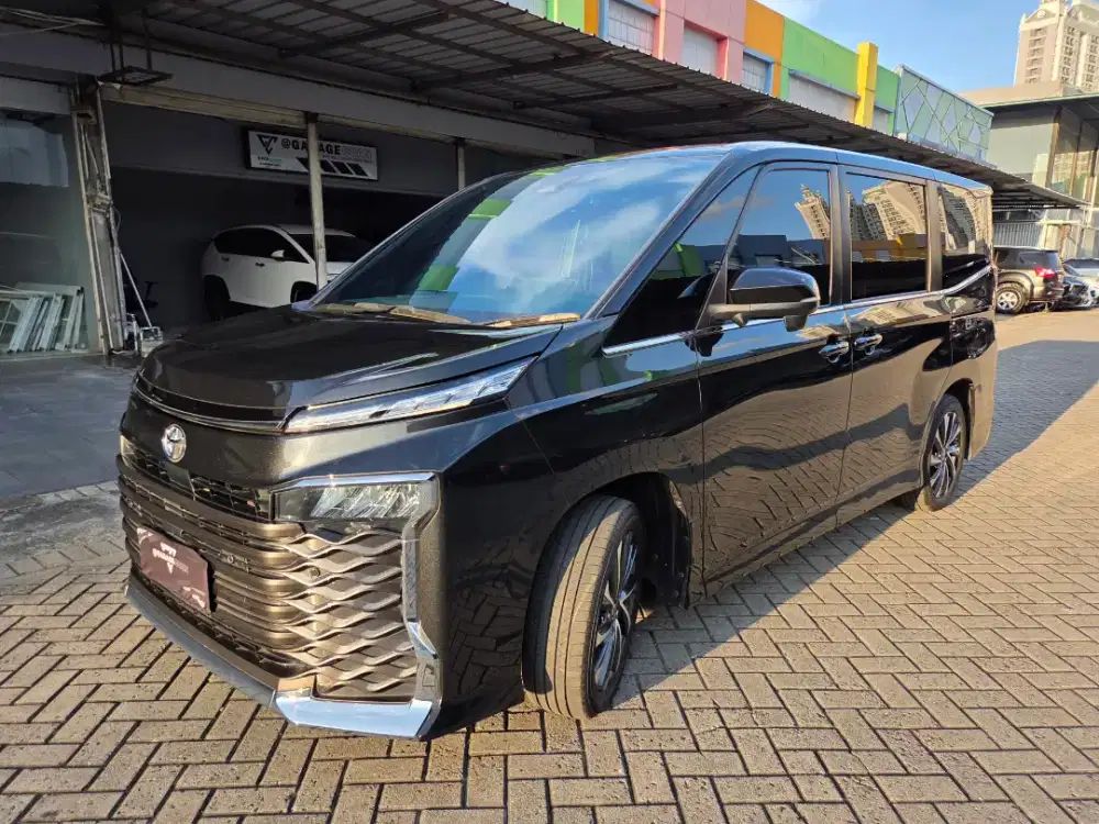 Toyota Voxy 2.0 CVT TSS Facelift Camera360 Black 2025
Km 4rb LIKE NEW
