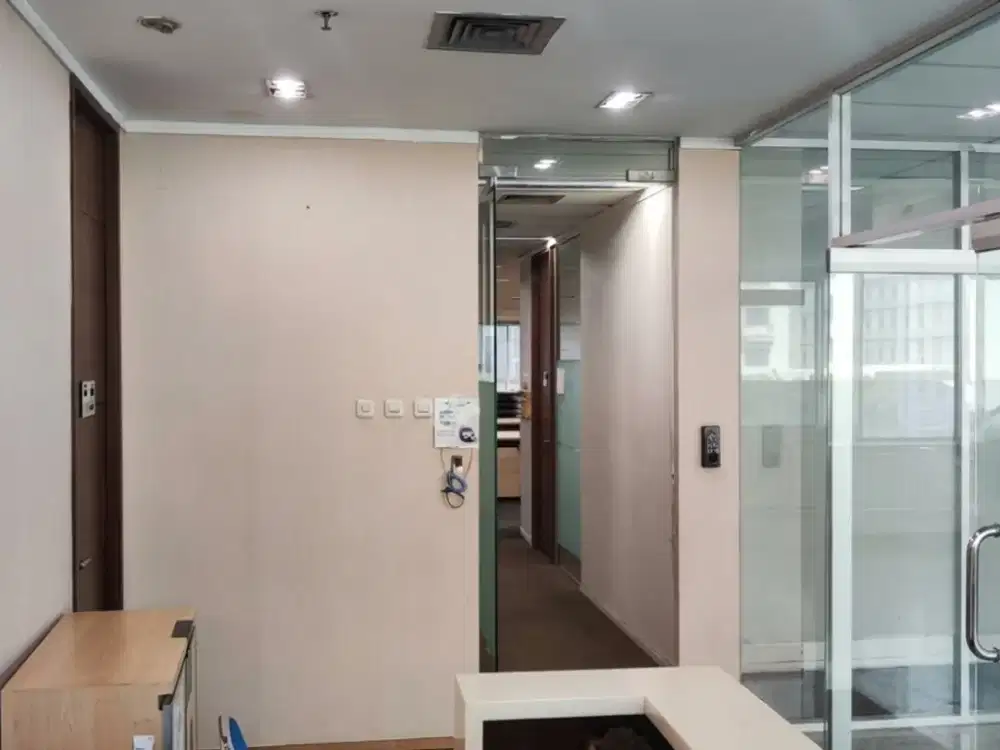 Disewakan Office Space Kantor Jakarta Barat 250-1050 Meter Furnished