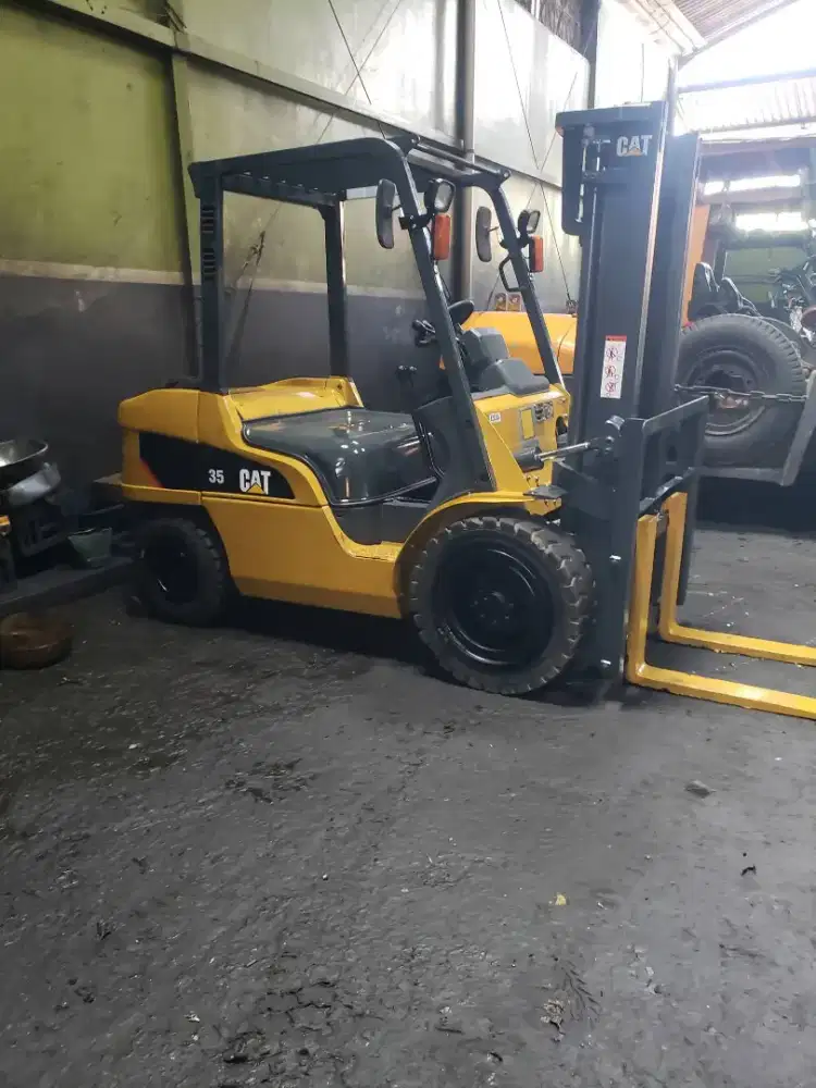 Forklift Caterpillar 3,5 Ton,Manual,Tiang 3 Meter,Mesin S4S,Tahun 2019