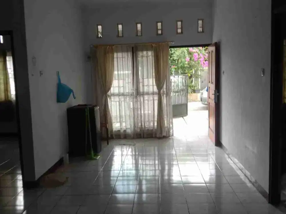 Rumah tanah luas di kawasan pamulang bebas banjir