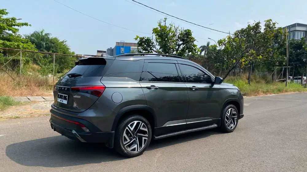 Wuling Almaz RS PRO Hybrid 7 seater