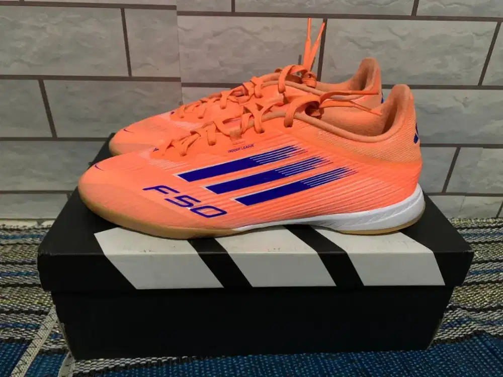 Sepatu Futsal Adidas f50 league ori size 43⅓