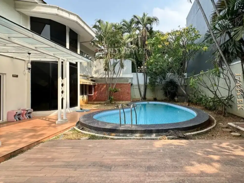 Dijual Rumah Hook Pondok Indah Ada Halaman & Pool
