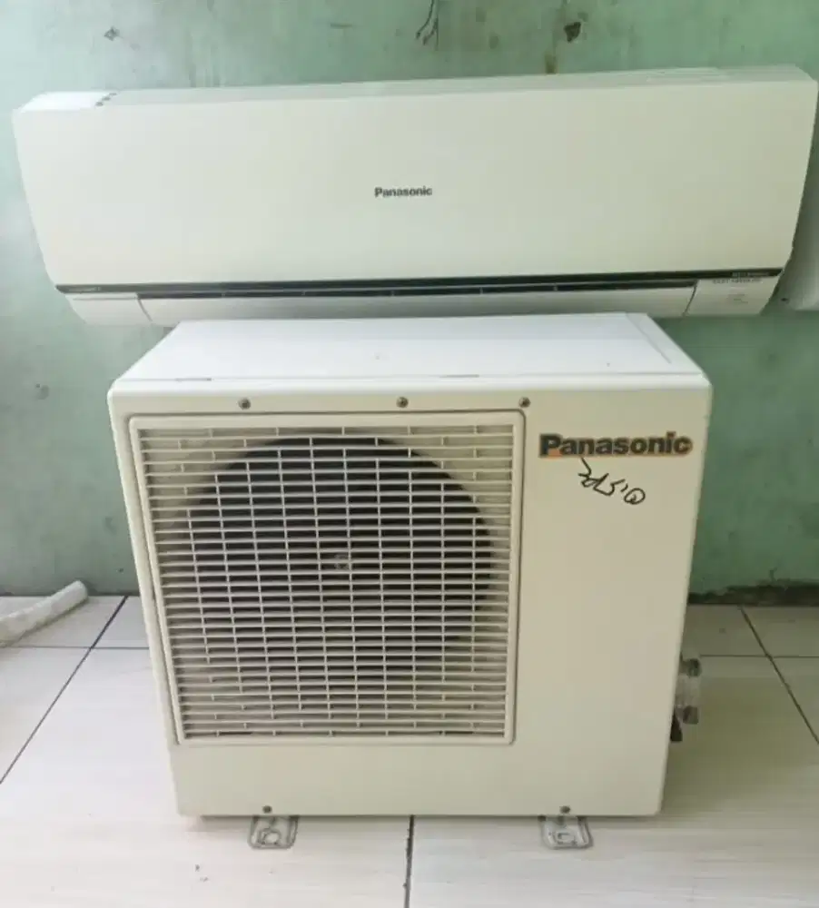 Jual ac panasonic 1/2 pk lowwat 320 watt kondisi 95% ori semua