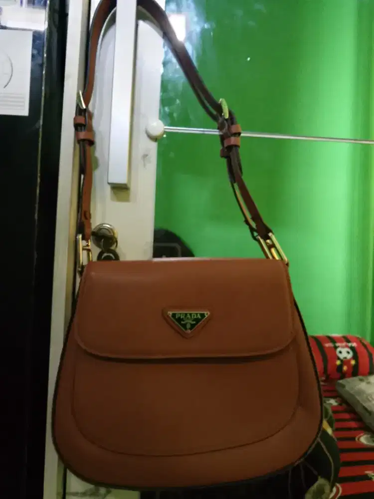 Tas seken ORI merk Prada ada yg tali pendek, panjang