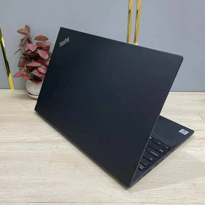 LAPTOP PELAJAR & KARYAWAN LENOVO T15 I7-11 16/256 15.6 INCH *RET