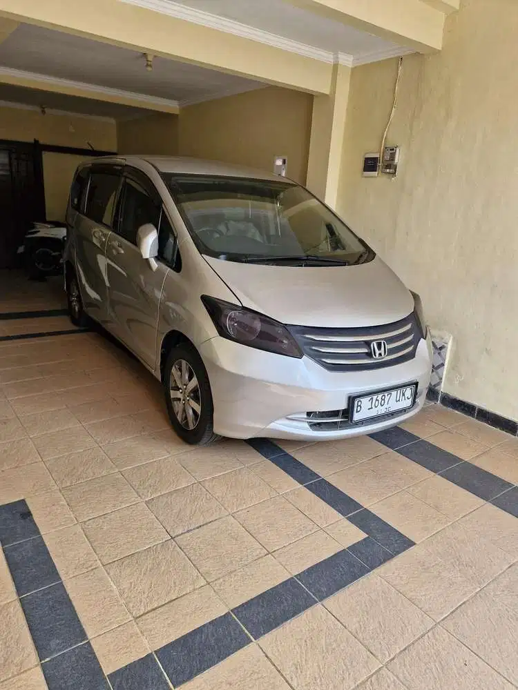 Honda Freed 2010 Bensin