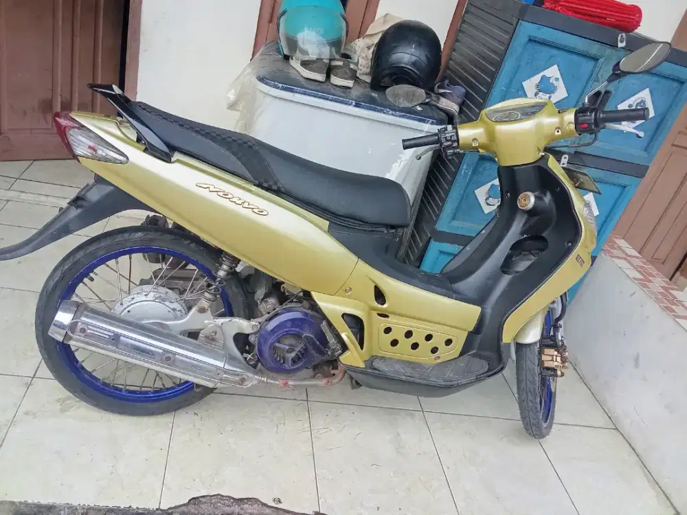 Sepeda motor Yamaha Nouvo lele