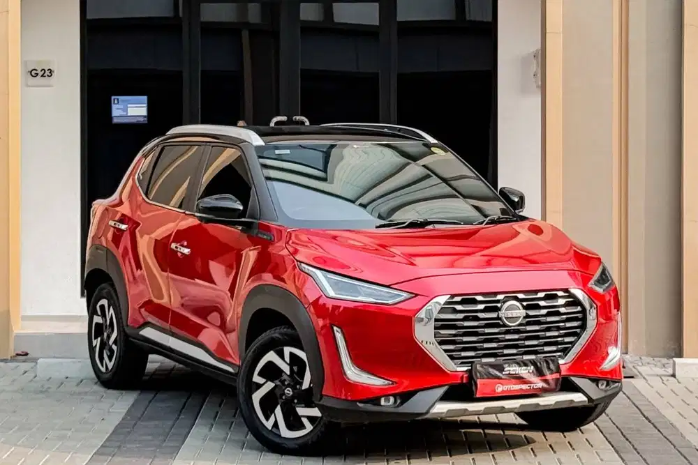 Nissan Magnite Premium 1.0 Turbo CVT Matic 2023 Merah Hitam Two Tone,