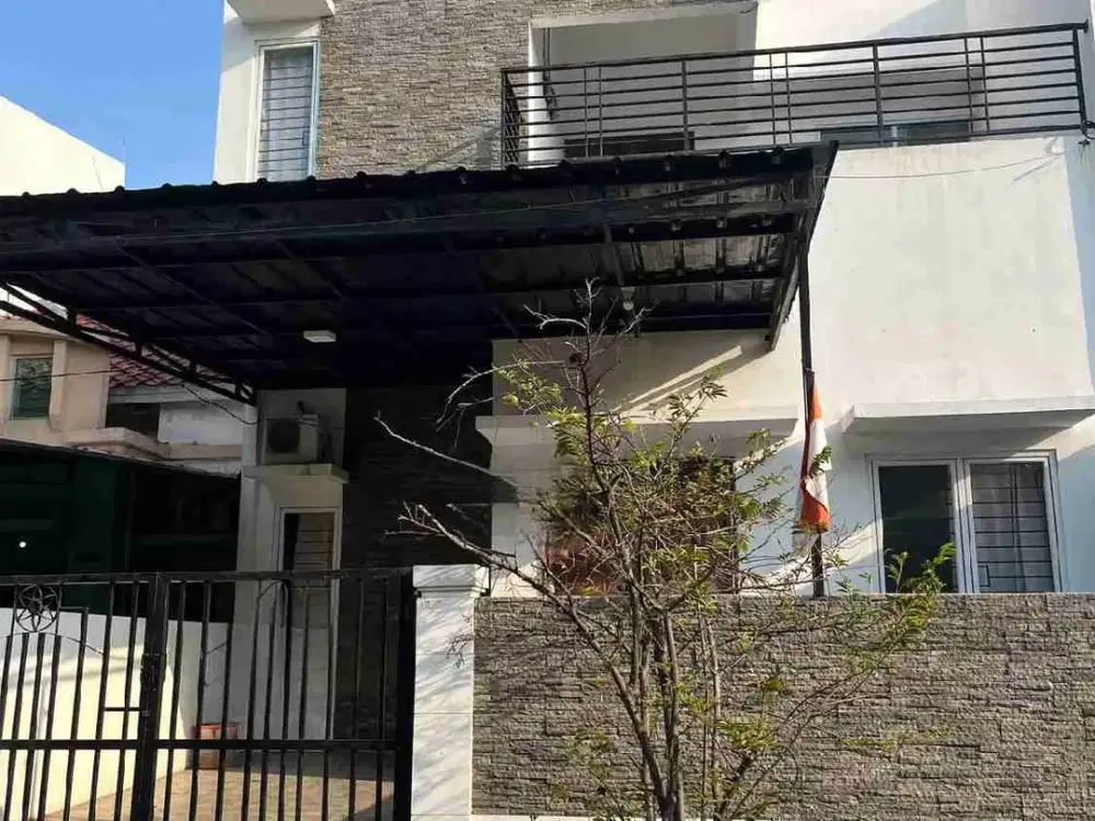 Disewakan Rumah 2 Lantai 6 KT di Bulevar Hijau Bekasi