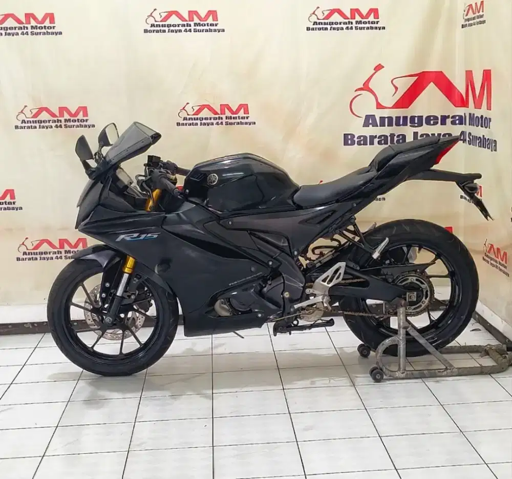 Km 10 Ribu Yamaha R15 V4 Connected Tahun 2023 warna hitam