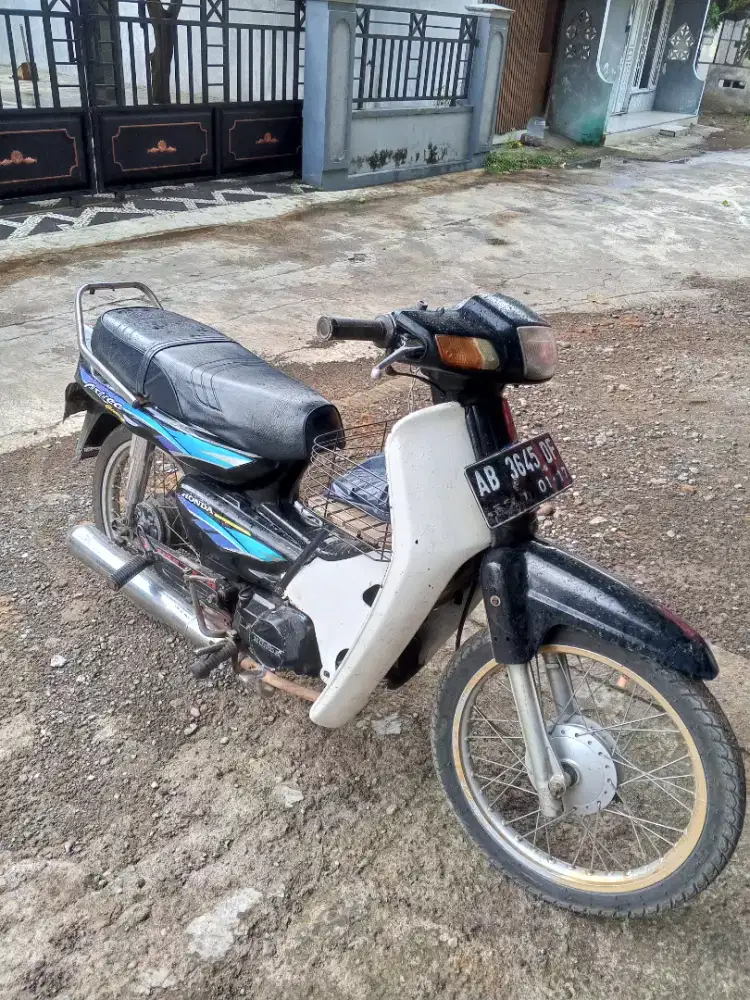 Astrea grand THN 1995 plat AB kota