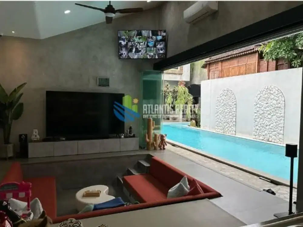 Dijual rumah full furnished asri dengan kolam renang di bintaro