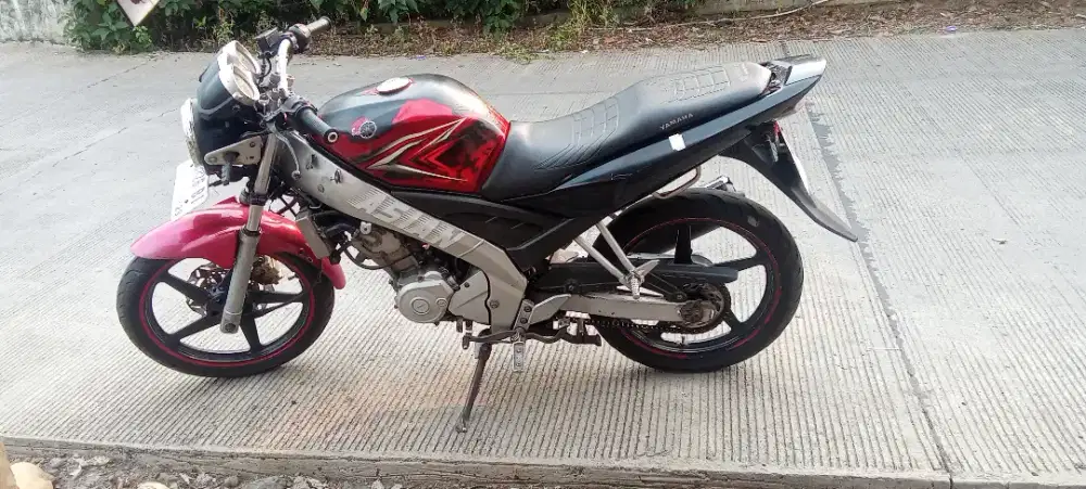 Di jual cepat Yamaha Vixion 2009 kumplite