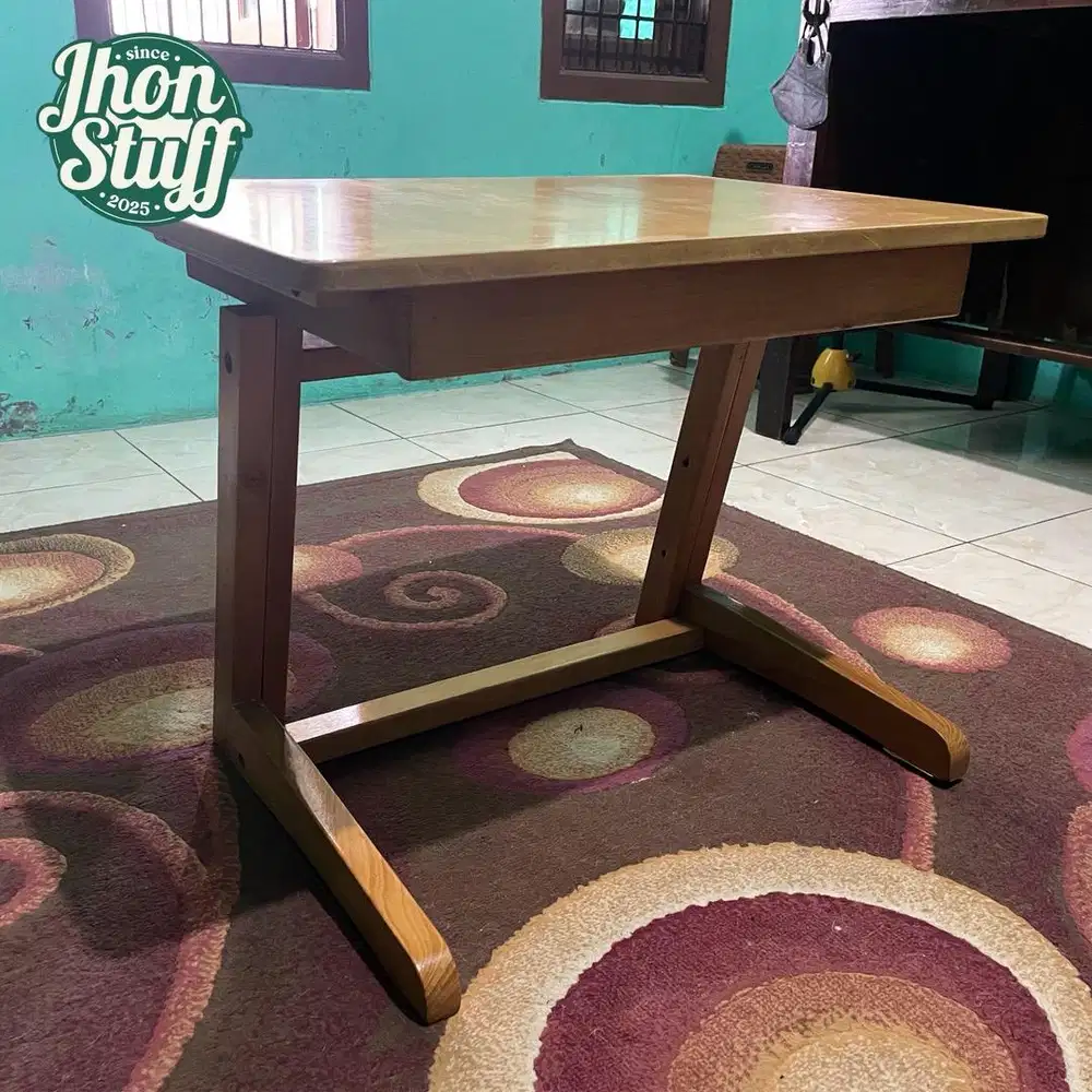 Meja Belajar Minimalis