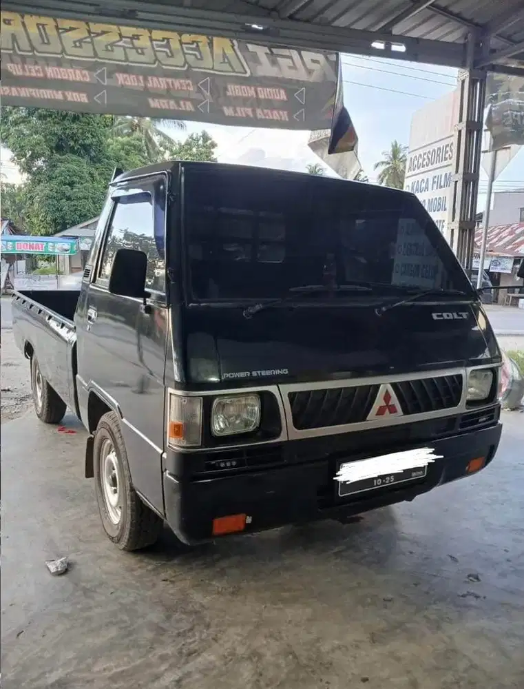 Mitsubishi L300