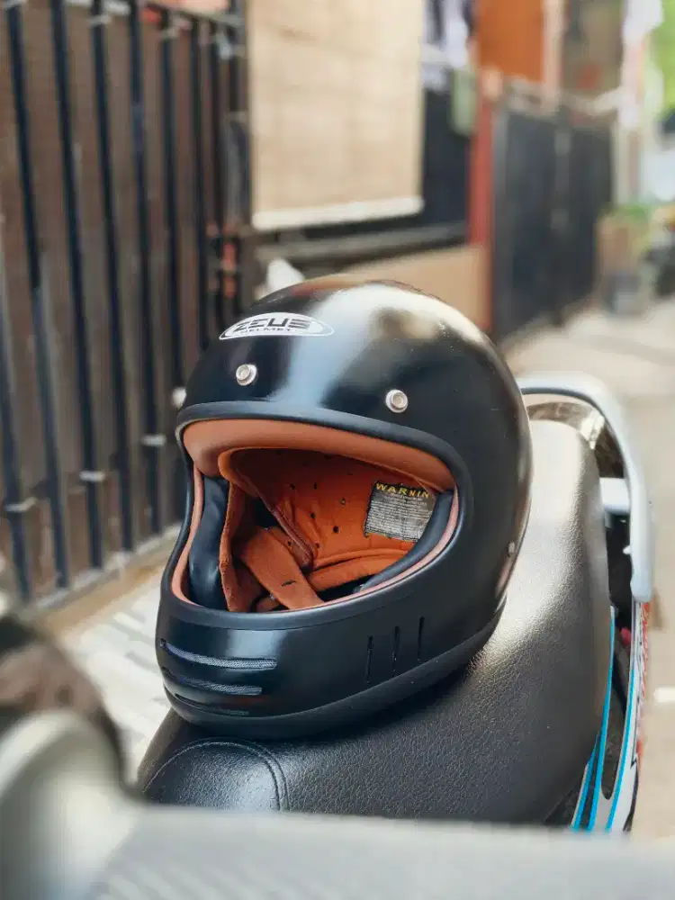 Helm Zeus zs816c