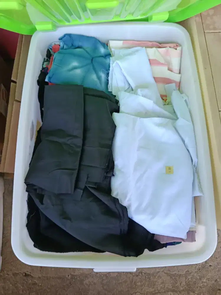 Sisa kain produksi dan sampling