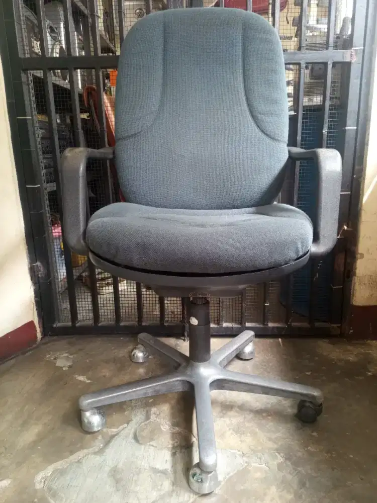 KURSI KANTOR ANTIK(JUMBO)