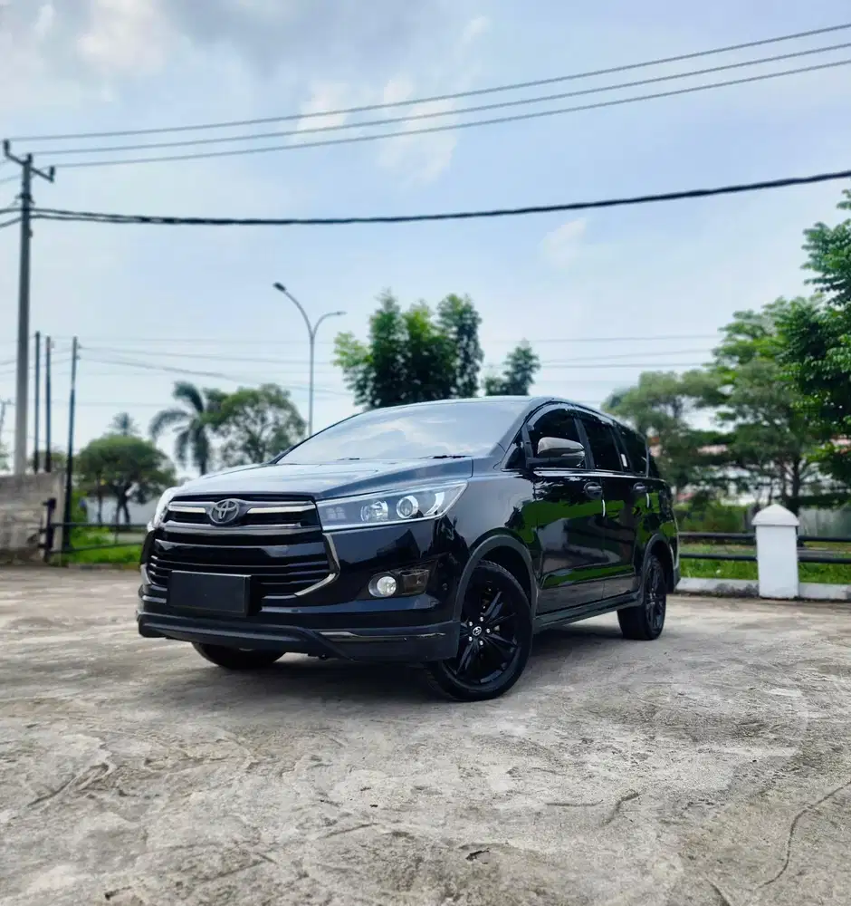 Toyota Innova 2.4 Venturer AT 2019
