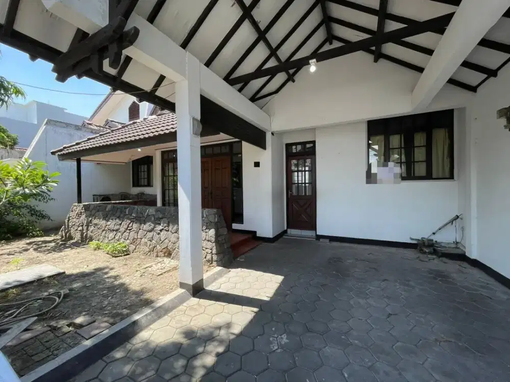 RENT ONLY! Rumah Klampis Semolo Timur, Surabaya Timur - Bangunan 1 Lantai