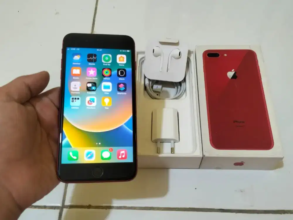 BU iPhone 8+ Plus 256GB Special Red Edition 4G LTE Fullset iCloud Aman