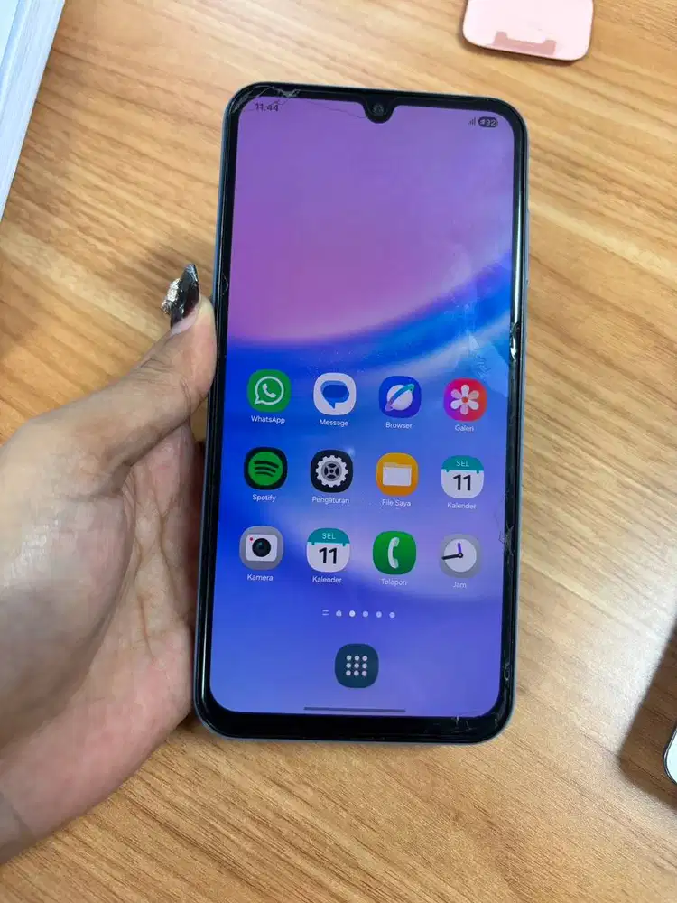 Samsung Galaxy A15 4G 8/128GB Second – Layar Aman, Baterai Awet