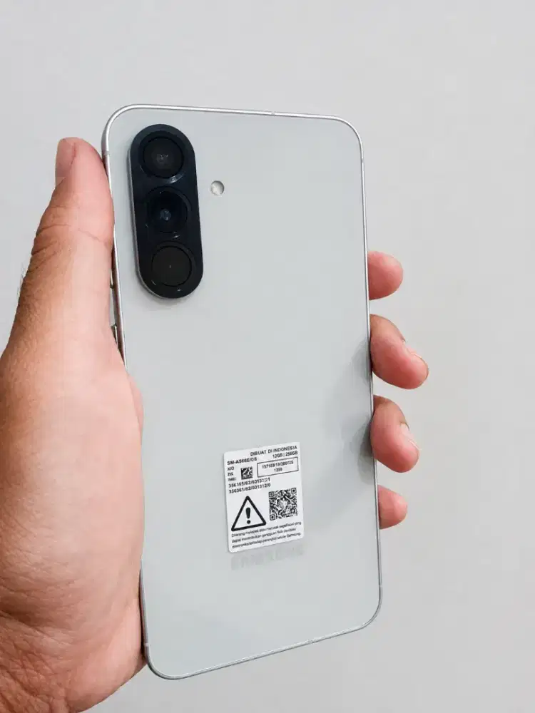 Samsung galaxy a56 12/256 GB like New