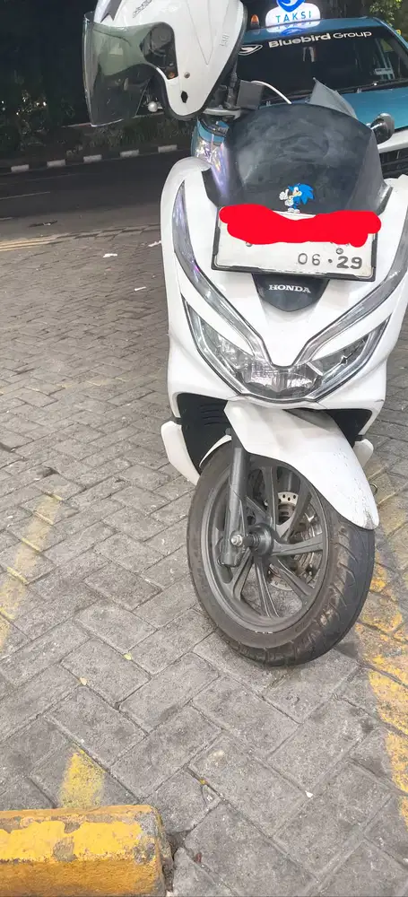 Jual motor bekas honda pcx putih 2019