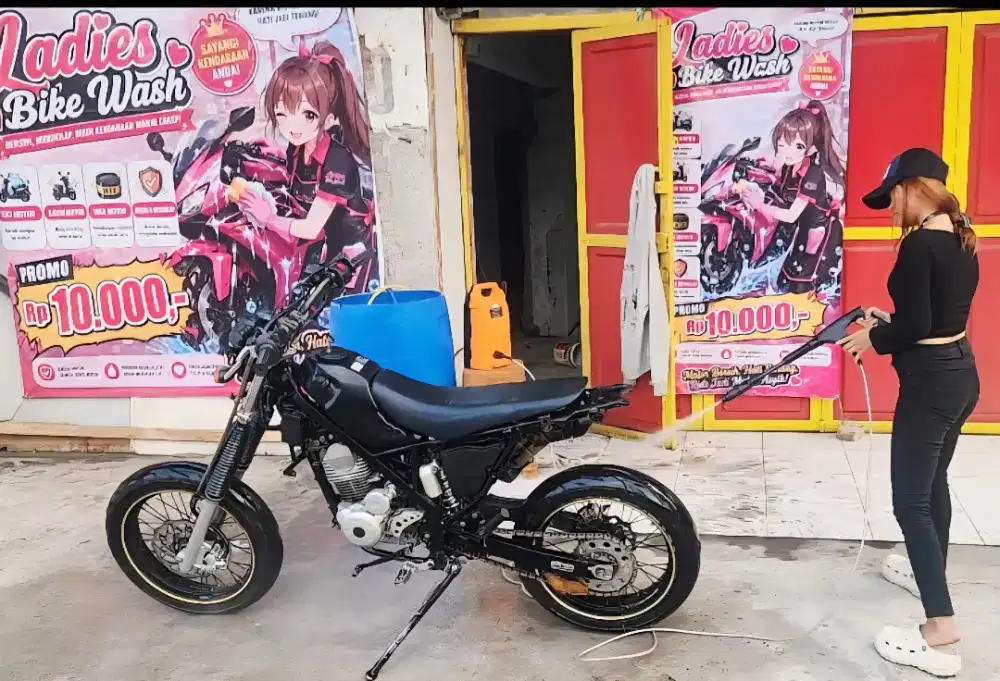 Dibutuhkan cuci motor wanita