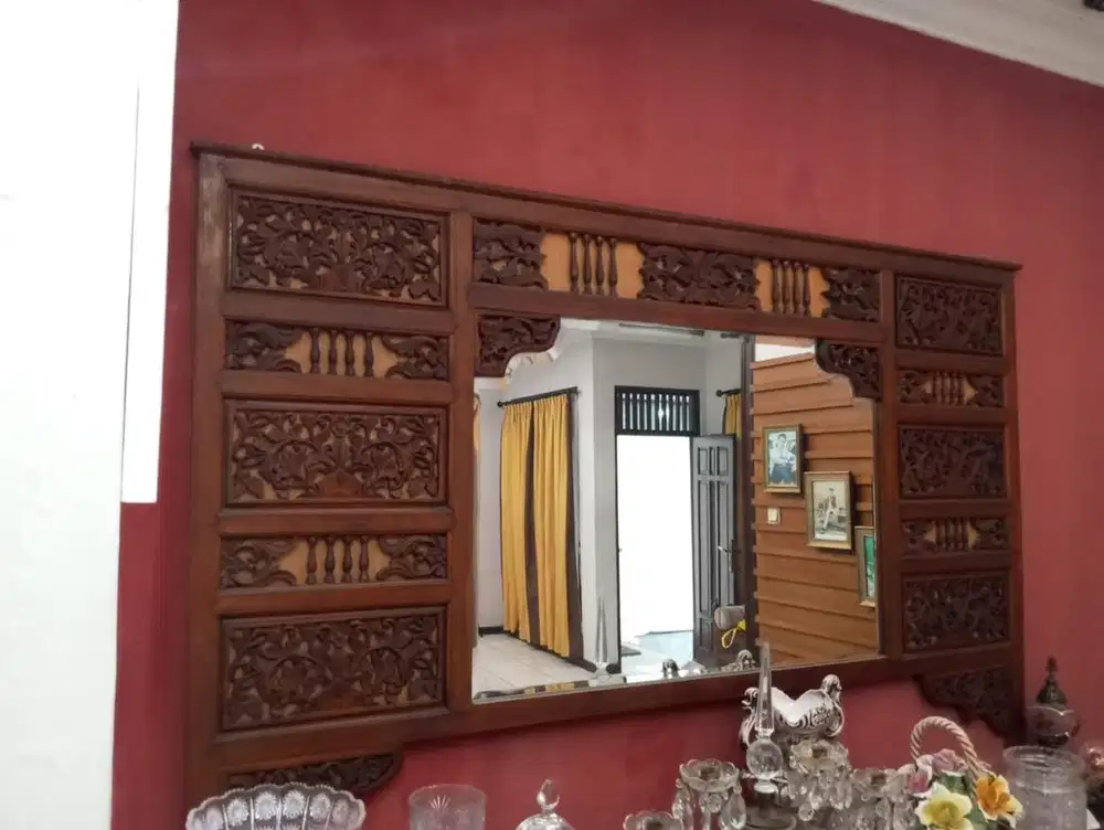 Cermin ukiran kayu jati